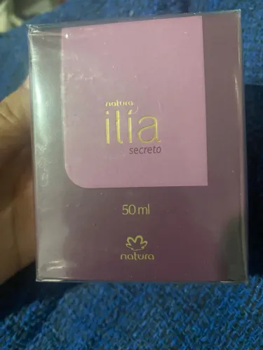 Vendo perfume lacrado original