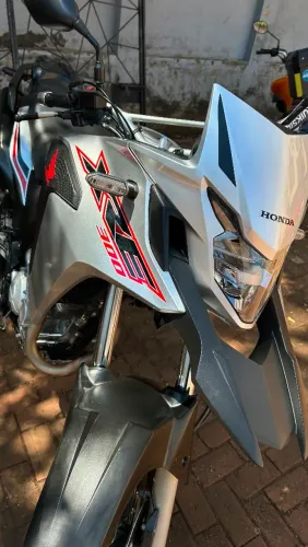 XRE 300. Mais conservada que essa impossível encontrar!