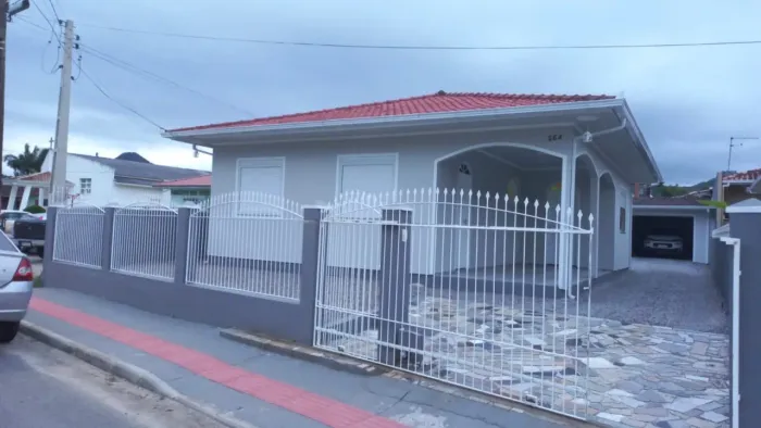 Casa para Venda em Paulo Lopes, Freitas, 3 dormitórios, 1 suíte, 2 banheiros, 2 vagas