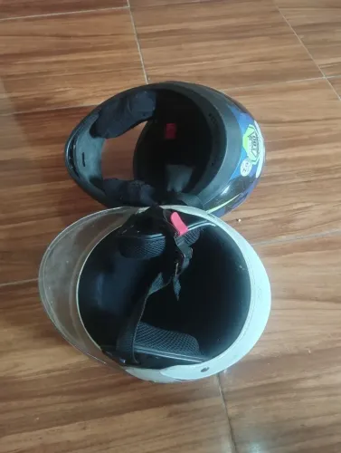 Capacetes usados