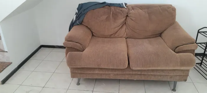 Vende-se *