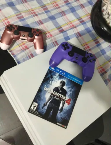PS4 pro branco