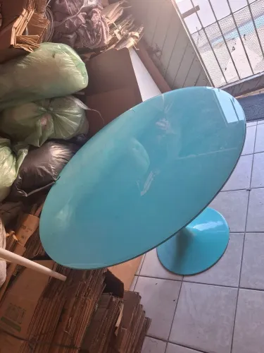 Vendo mesa de terraço, muito excelente, seme nova 