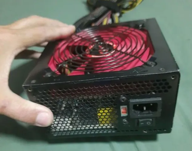 Fonte Gamer Extream chateada, 650 watts 