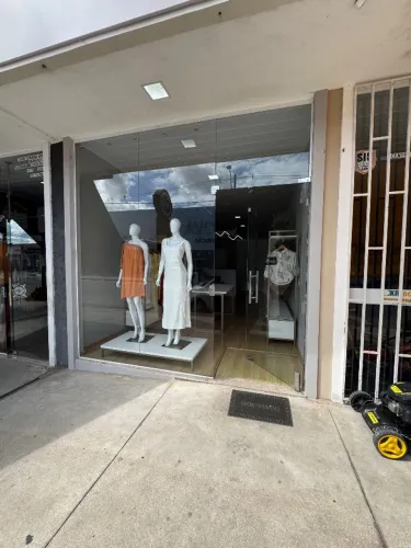 Vendo Loja de roupas Femininas 