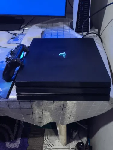 Ps4 pro 1TB impecável