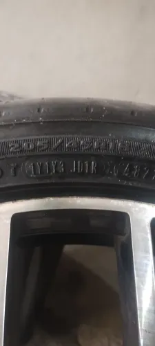Pneus usados.