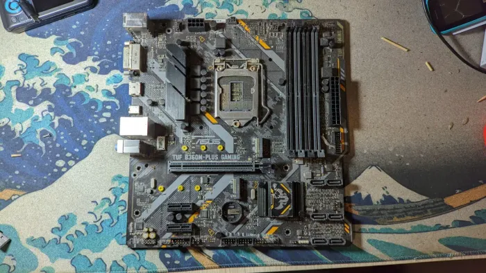 ASUS TUF B360M-PLUS GAMING DDR4 LGA1151 - para reparo