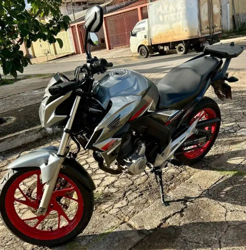 HONDA/CB 250 F TWISTER