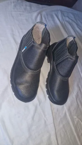 Bota de segurança tamanho 42