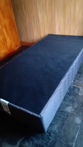 Cama box solteiro com colchão e pés nova