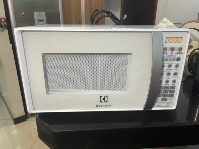 Forno microondas 20 litros NOVO