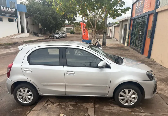 Toyota Etios X Plus 1.5 Flex 16V 5P Mec. 2021