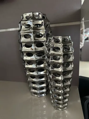 Conjunto com 2 Vasos Decorativos Modernos Prata Espelhado em Cerâmica