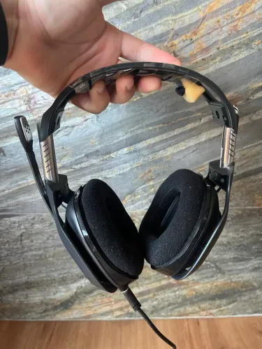 Headset Astro A40 TR com fio- PS4, PS5, Xbox e PC