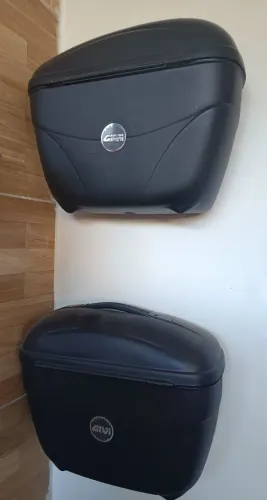 Baú lateral Givi 21L