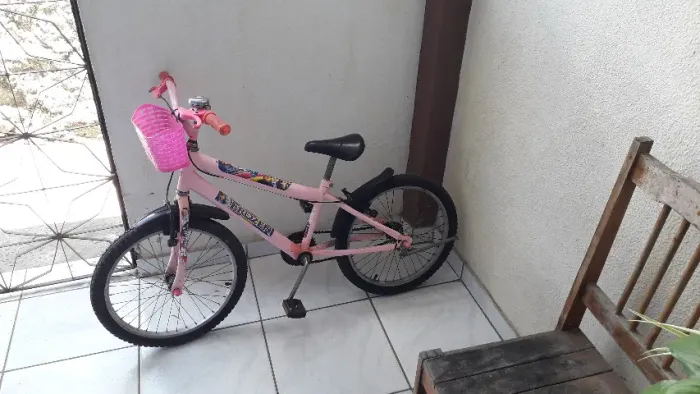 VENDA/TROCA BiKe MEDIA Infantil Aro 20, Rosa(Semi-nova) Aceito Escada Alumínio, freezer