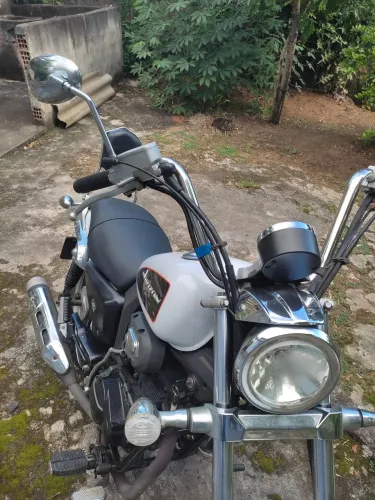 Horizon 150 em perfeito estado.