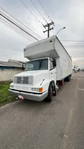Mercedes-Benz 1218 Truck 6x2 - Único Dono - Motor Novo - Baú 10m ou Chassi (Aceito Troca)