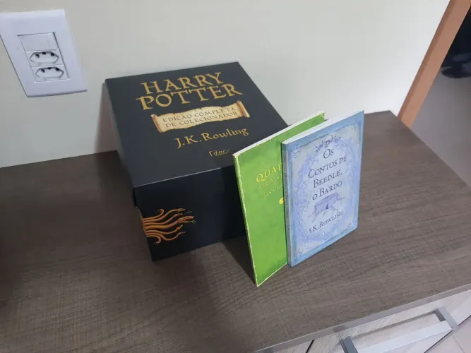 Box Harry potter 7 volumes capa dura + 2 livros brinde