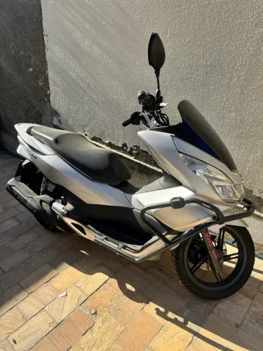 Honda PCX 150 2018 - Pouquíssimo rodada 
