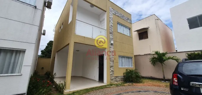 CASA EM CONDOMÍNIO