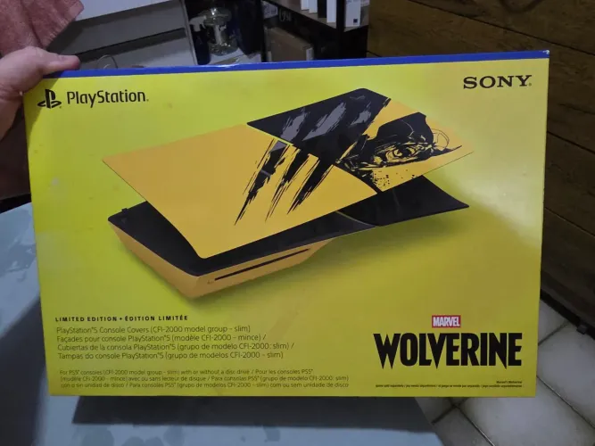 Tampa Orginal PS5 Slim com disco Wolwerine (LACRADA)