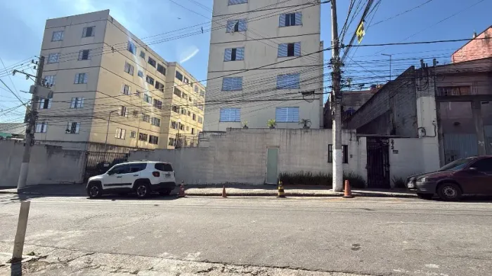     Apartamento à Venda em Embu das Artes - Perto de Tudo!