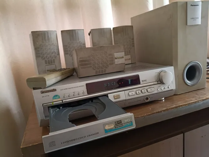 HOME THEATER SYSTEM SA-HT70 PANASONIC