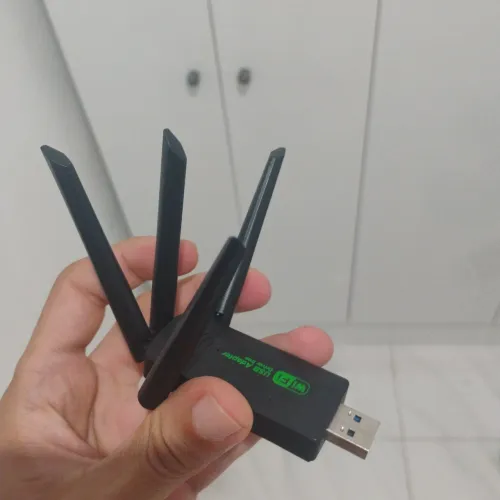 Adaptador sem USB wi-fi 5 antenas 5gz não precisa instalar drives produto já vem com dirve