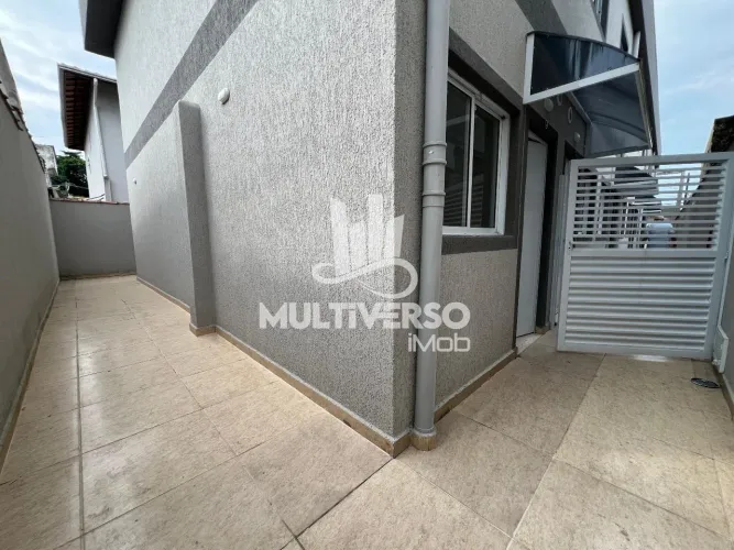 Casa em condomínio no Sítio do Campo com 2 dormitórios e quintal privativo