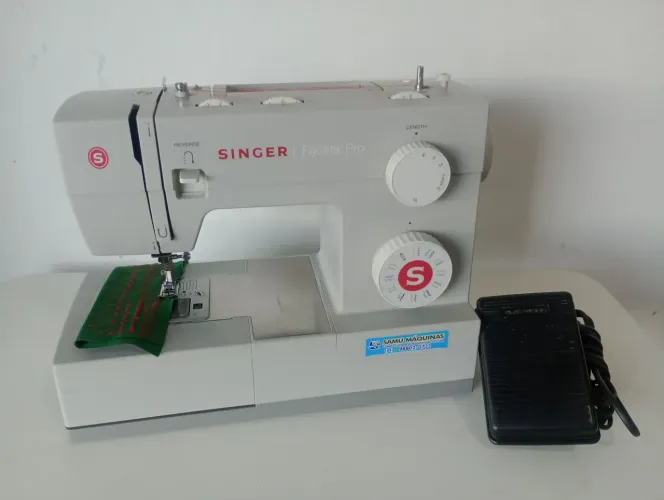Máquina Singer facilita pro