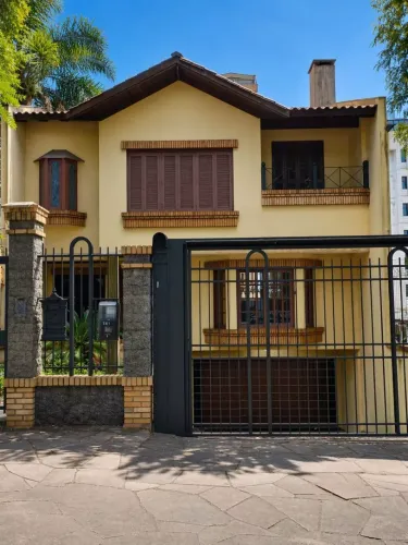 MOINHOS IMOBILIÁRIA aluga excelente casa próximo Orla do Guaíba