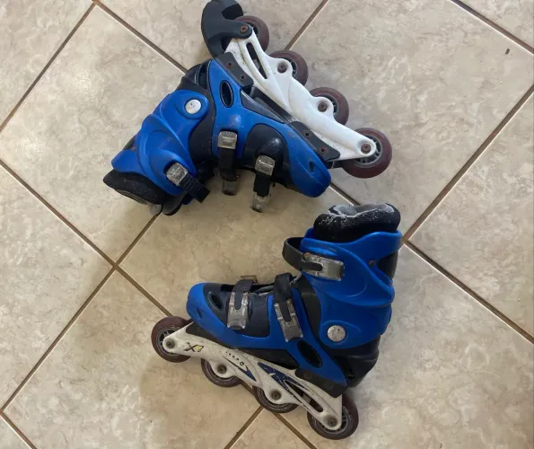 Patins azul tamanho 36