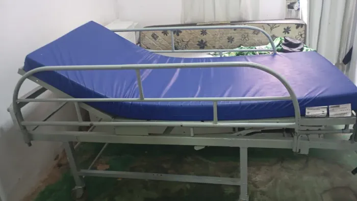 Cama hospitalar com colchão 
