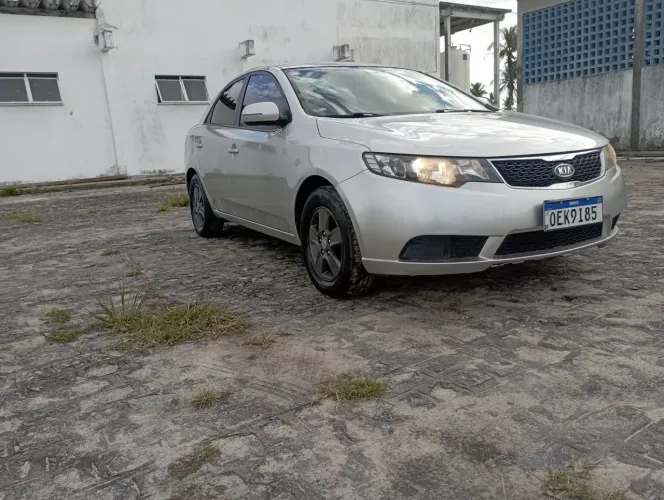 Kia Motors Cerato 1.6 16V Mec. 2013