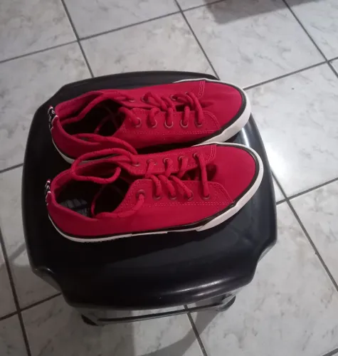 Tênis Novos