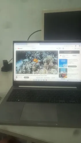 Notebook sansung 550 xcj i3 da 10g HD 1tb memória 8g bateria dando 8 horas