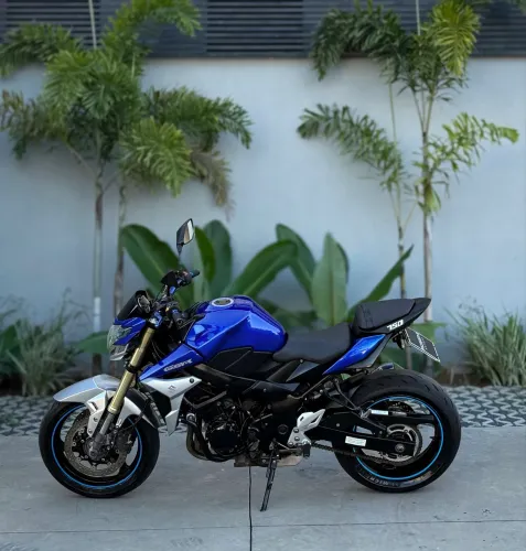 Suzuki GSR-X