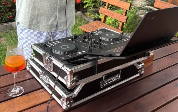 Mesa de Dj flx4 