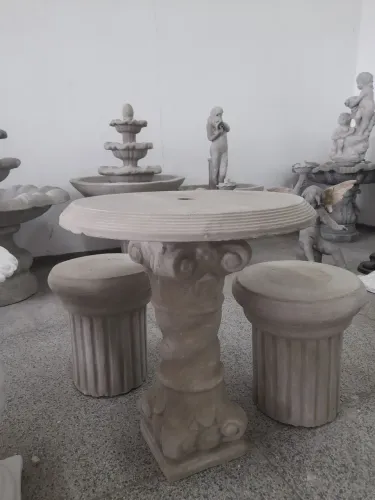 Conjunto mesa e 2 bancos em cimento para decoração de jardim