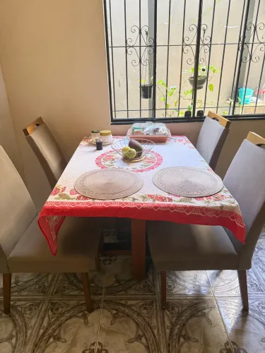 Mesa 4 cadeiras