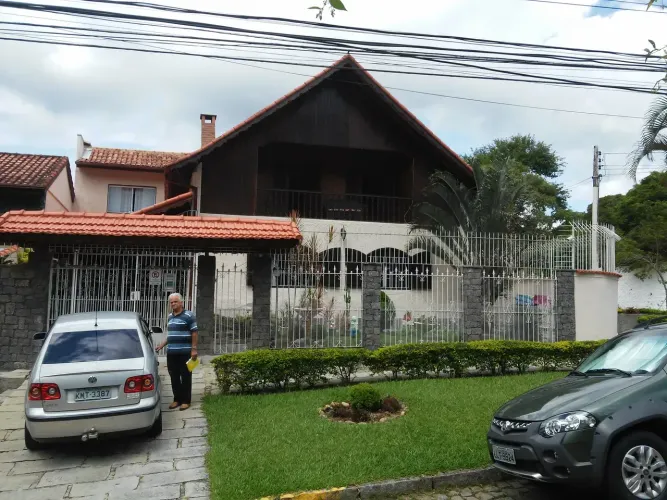 Imóvel para venda possui 420 metros quadrados com 5 quartos em Vila Guarani - Nova Friburg