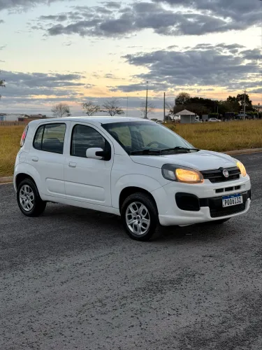 Fiat Uno Attractive 1.0 EVO Fire Flex 8V 5P 2020