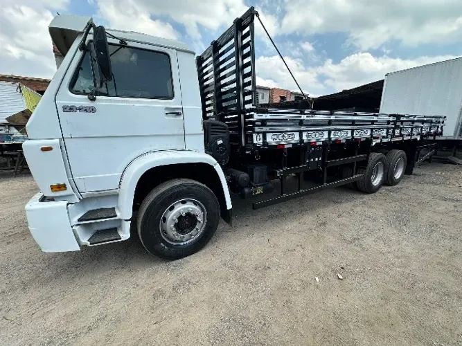 VW Titan worker 23.210