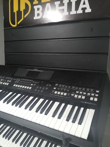 Teclado Yamaha sx600