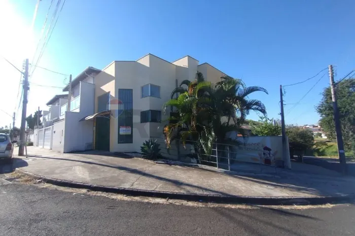 Salão Comercial em Excelente Localização, Esquina com Grande Fluxo de Pessoas e Veículos