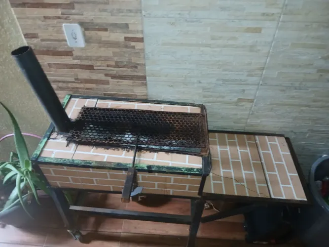 Churrasqueira e fogão a lenha