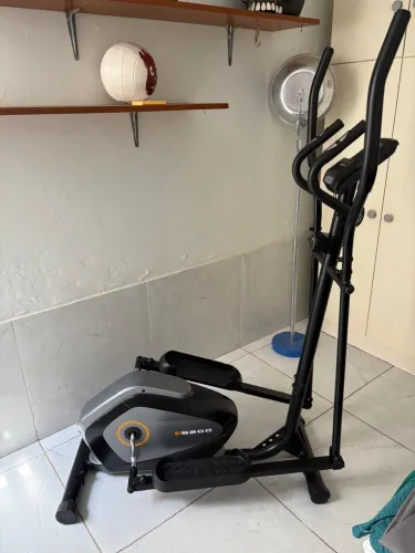 Elíptico Residencial Movement em ótimo estado