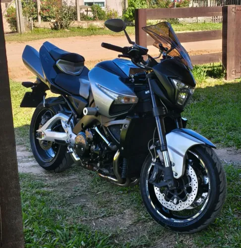 Suzuki B-KING 1340